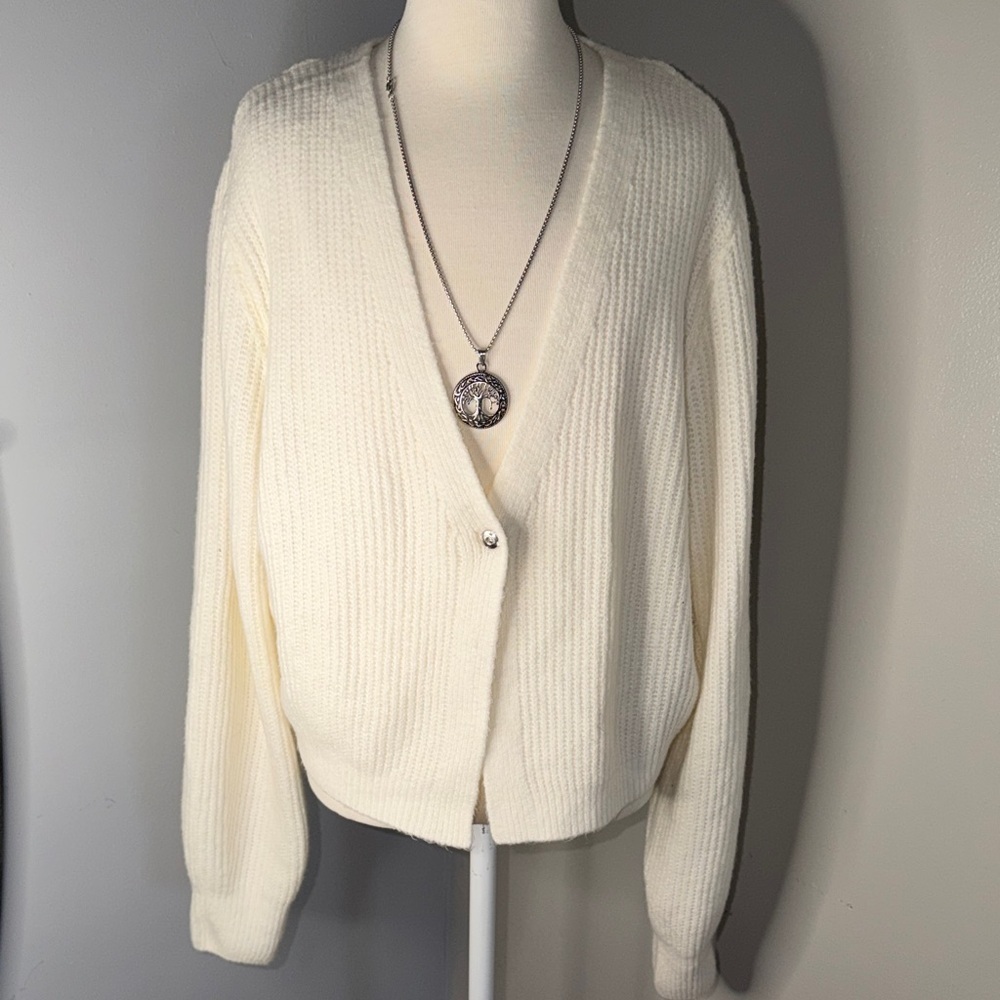 No Boundaries Cream Single-Button V-Neck Knit Cardigan